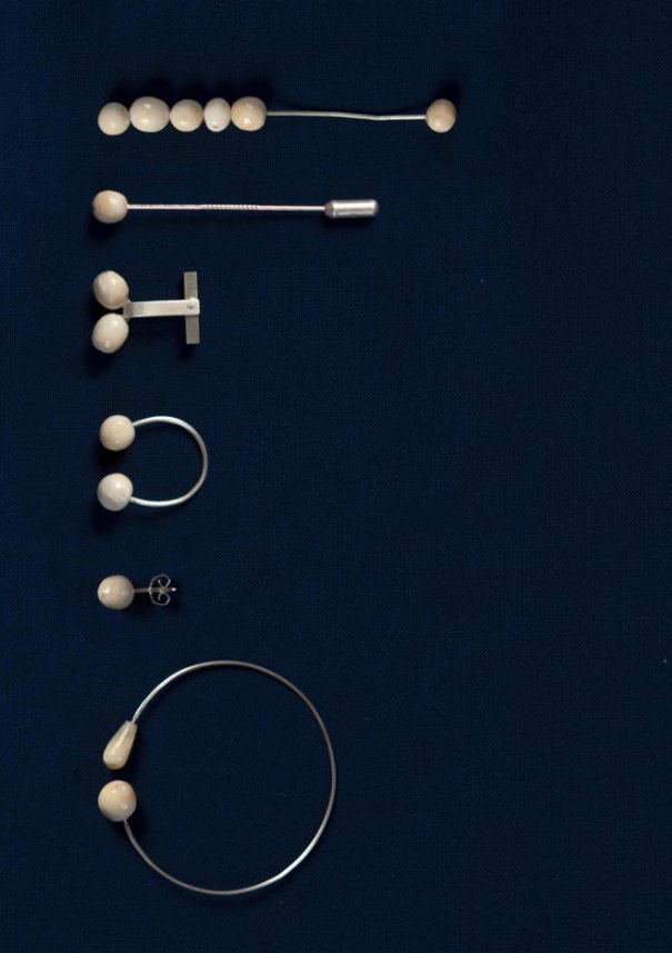 Κοσμήματα από ανθρώπινα δόντια -Θα τα φοράγατε; [εικόνες] | iefimerida.gr 3