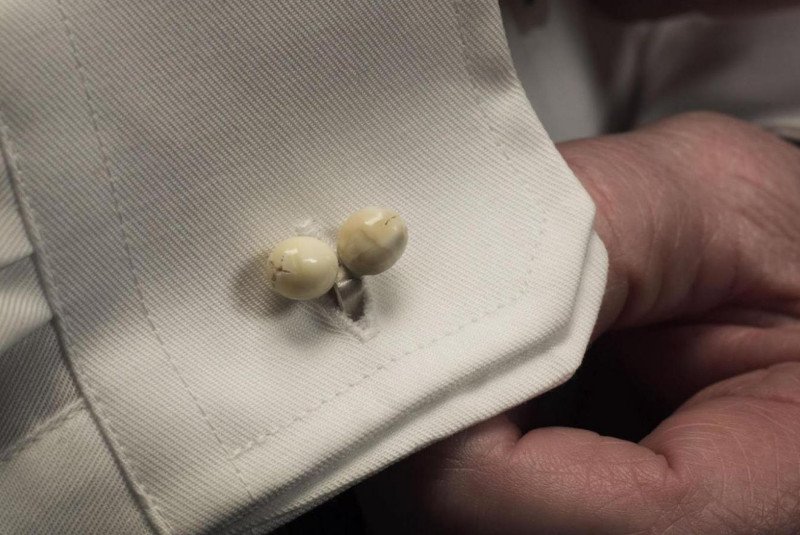 Κοσμήματα από ανθρώπινα δόντια -Θα τα φοράγατε; [εικόνες] | iefimerida.gr 4