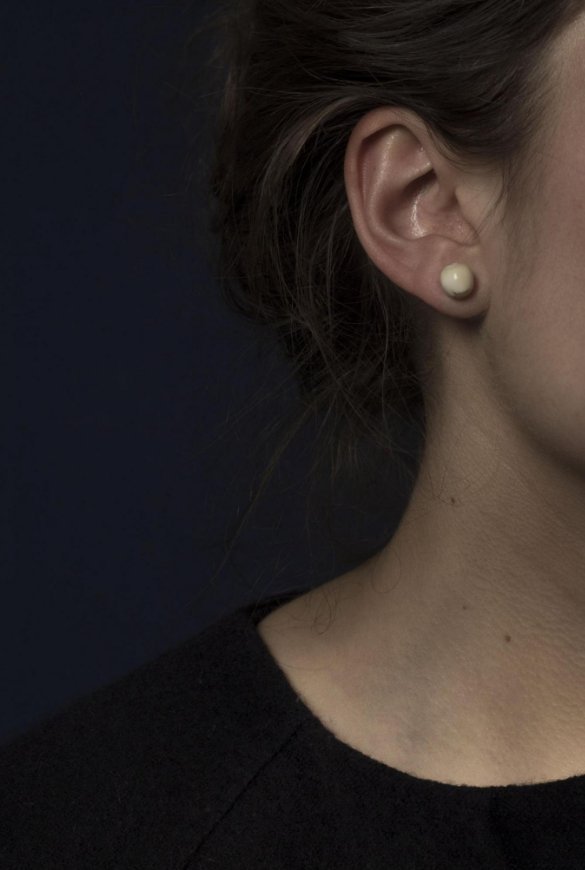 Κοσμήματα από ανθρώπινα δόντια -Θα τα φοράγατε; [εικόνες] | iefimerida.gr 1