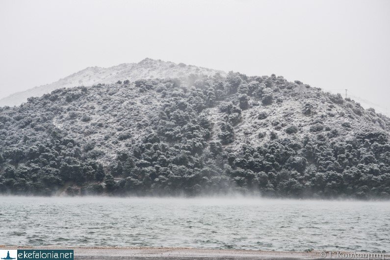 Στα λευκά ντύθηκε η Κεφαλονιά -Μετά από 30 χρόνια! [εικόνες] | iefimerida.gr 0