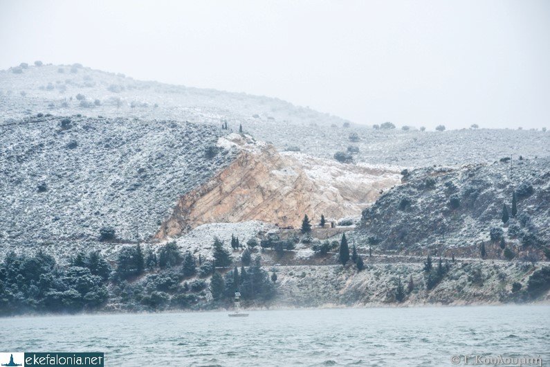 Στα λευκά ντύθηκε η Κεφαλονιά -Μετά από 30 χρόνια! [εικόνες] | iefimerida.gr 3