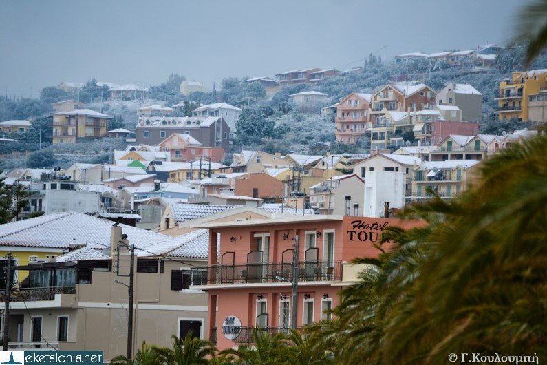 Στα λευκά ντύθηκε η Κεφαλονιά -Μετά από 30 χρόνια! [εικόνες] | iefimerida.gr 5
