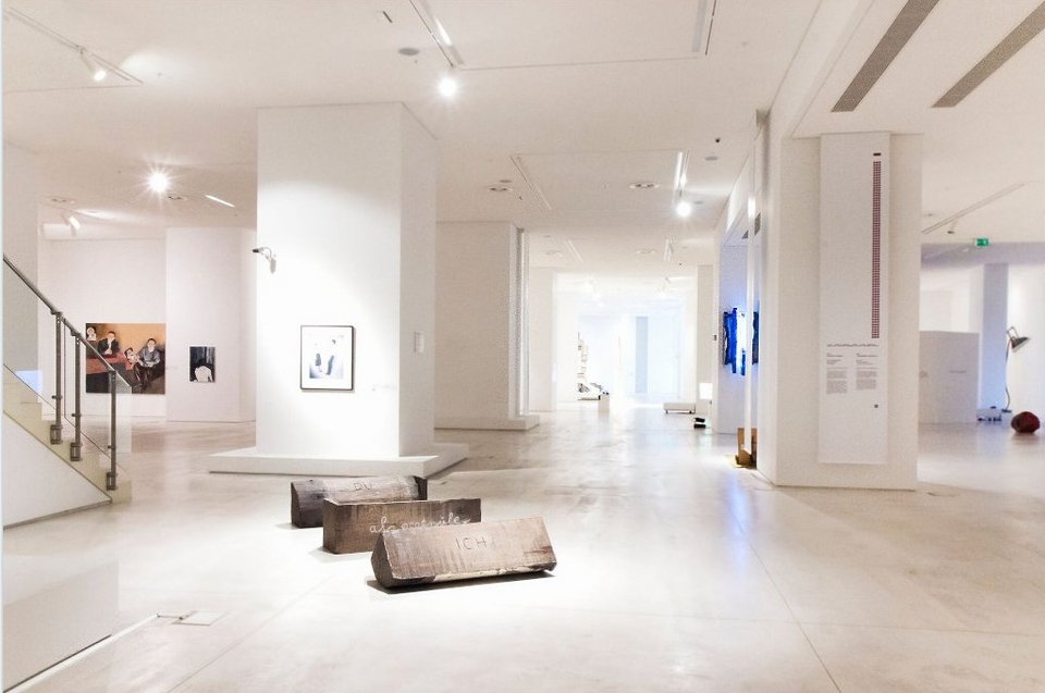 Σπουδαστές φωτογραφίζουν το ΕΜΣΤ και εκθέτουν τα έργα τους στο Μουσείο [εικόνες] | iefimerida.gr 4