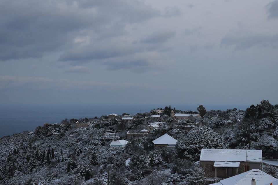 Στα λευκά ντύθηκε η Κεφαλονιά -Μετά από 30 χρόνια! [εικόνες] | iefimerida.gr 6