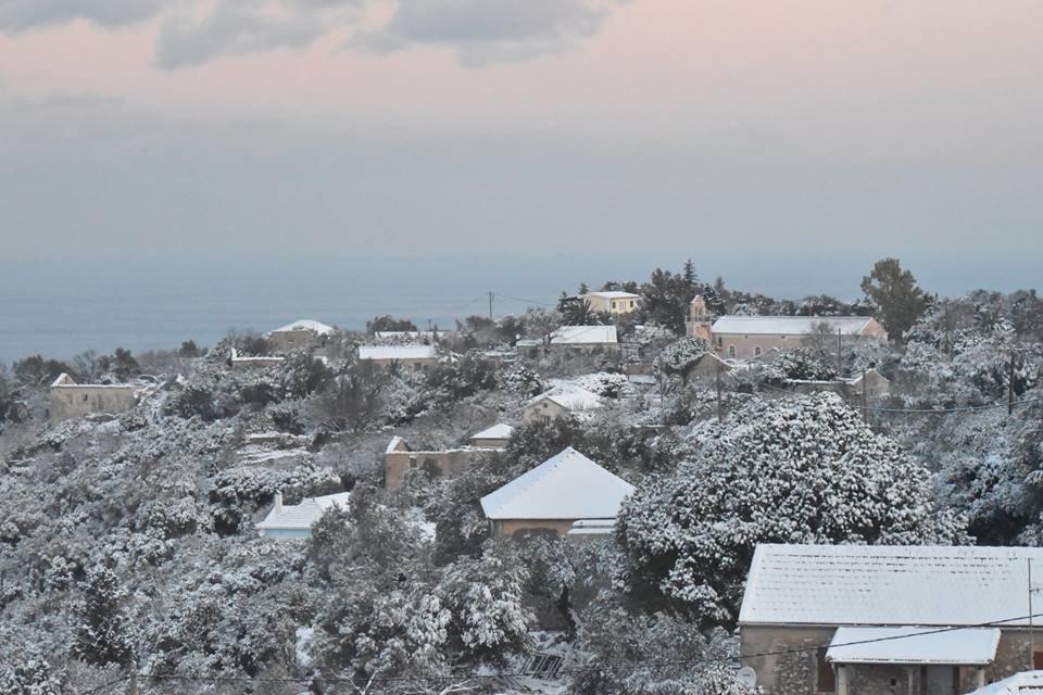 Στα λευκά ντύθηκε η Κεφαλονιά -Μετά από 30 χρόνια! [εικόνες] | iefimerida.gr 13