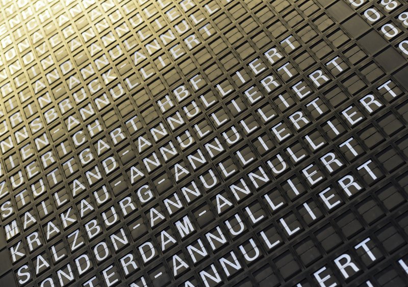 Σε λευκό κλοιό η δυτική Ευρώπη -Χάος στις συγκοινωνίες, εκατοντάδες χιλιάδες νοικοκυριά χωρίς ρεύμα [εικόνες]  | iefimerida.gr 7