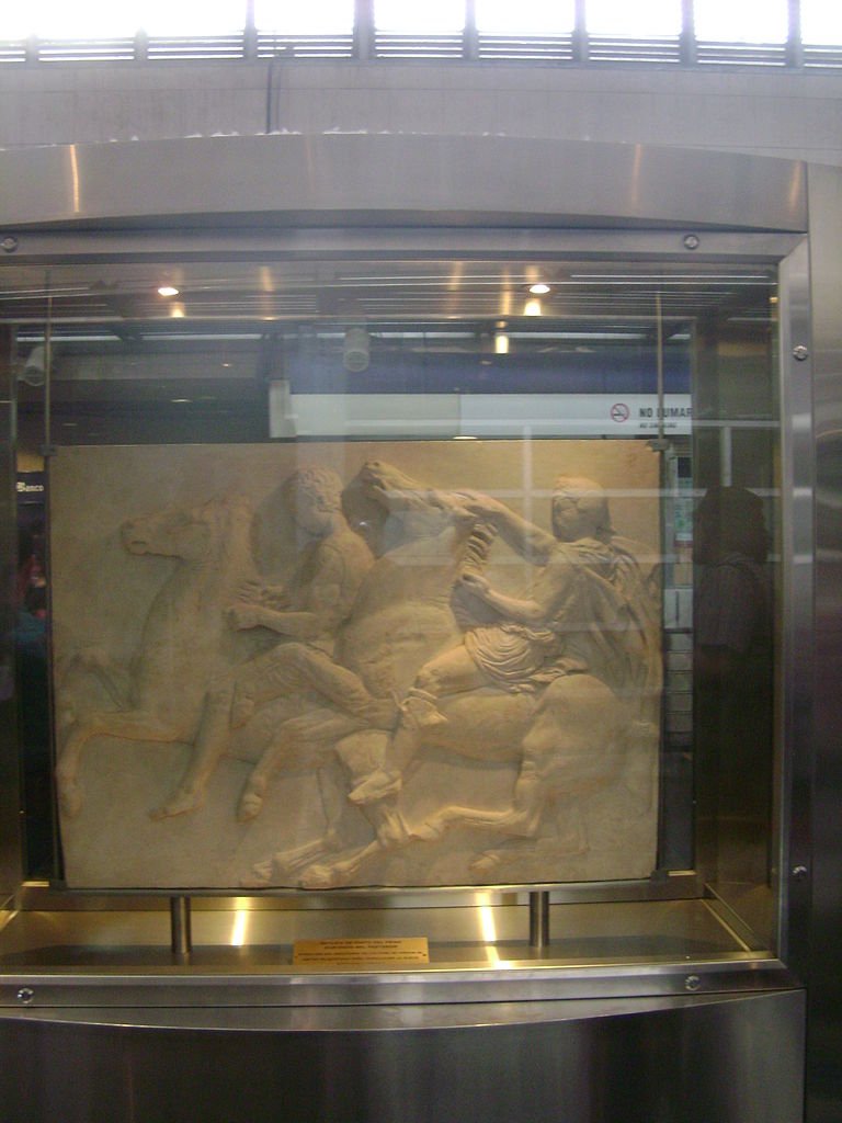 Στη Χιλή έδωσαν σε σταθμό του Μετρό το όνομα «Ελλάδα» -Γεμάτο αντίγραφα από ελληνικές αρχαιότητες, εντυπωσιάζει [εικόνες] | iefimerida.gr 4