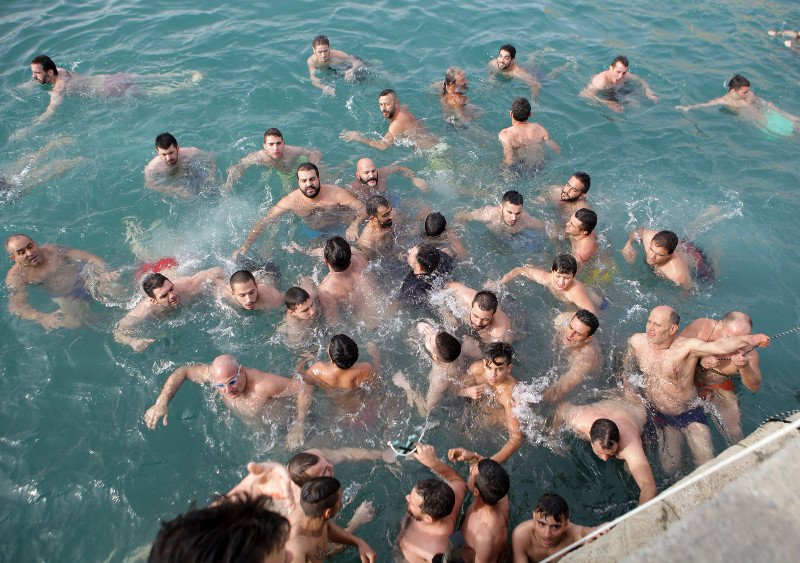 Τα Θεοφάνεια στην Κρήτη: Oι βουτηχτάδες και τα Φωτοκόλυβα | iefimerida.gr 0