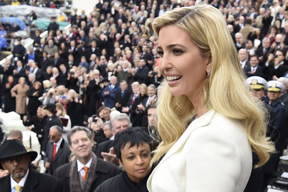 Η ξανθιά βόμβα Ιβάνκα Τραμπ θα είναι στο εξής η πιο ισχυρή γυναίκα στον κόσμο [εικόνες] | iefimerida.gr 6