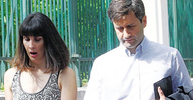 Γεννητούρια στη Βουλή για τον Χουλιαράκη, με συνεργάτιδα του πρωθυπουργού [εικόνες] | iefimerida.gr 1