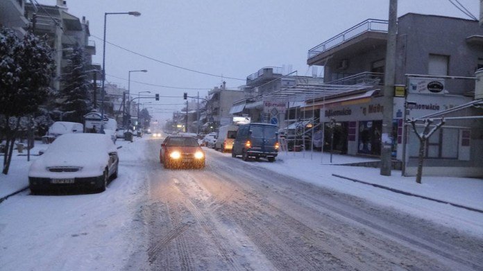 Στον «πάγο» Λάρισα, Τρίκαλα, Καρδίτσα -Πυκνό χιόνι, χαμηλές θερμοκρασίες [εικόνες] | iefimerida.gr 3