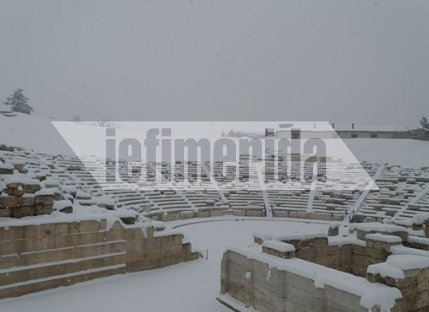 Μετά από 5 μέρες ο χιονιάς υποχωρεί αφήνοντας προβλήματα και ταλαιπωρία | iefimerida.gr 1