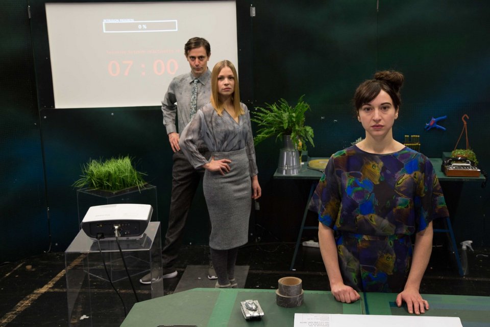 Στο Εθνικό ένα πολιτικό θρίλερ με Γερμανούς ηθοποιούς και τη συμμετοχή κοινού [εικόνες]  | iefimerida.gr 0