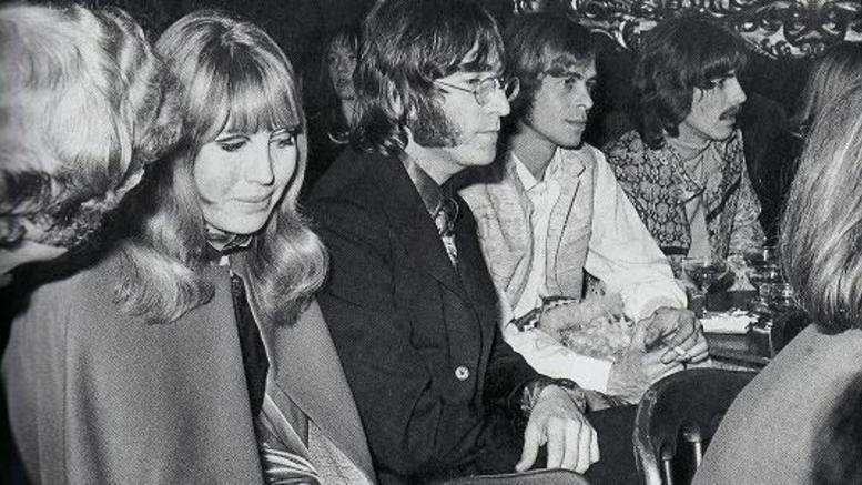 Η απίστευτη ζωή του Αλέξη Μάρδα, συνεργάτη των Beatles, που βρέθηκε νεκρός στο Κολωνάκι [εικόνες] | iefimerida.gr 5