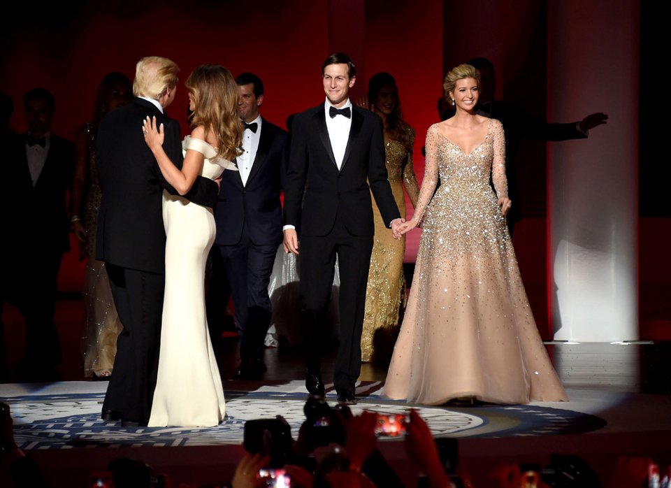 Η ξανθιά βόμβα Ιβάνκα Τραμπ θα είναι στο εξής η πιο ισχυρή γυναίκα στον κόσμο [εικόνες] | iefimerida.gr 1