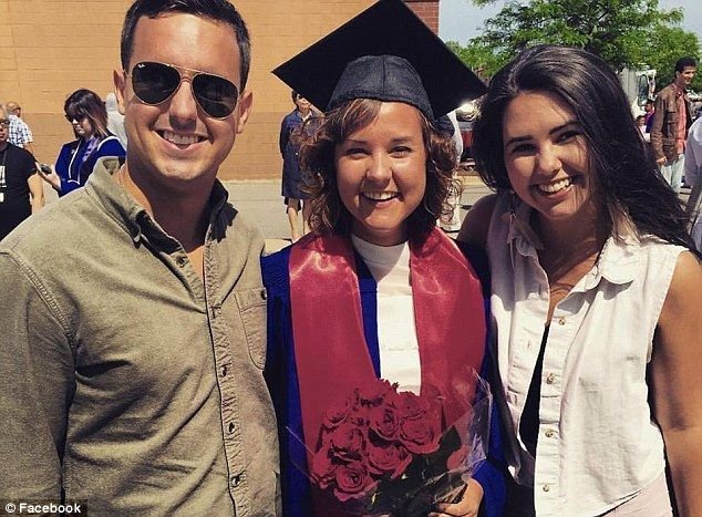 Σαν φτωχοί συγγενείς του Τραμπ -Γιατί η οικογένεια του Μάικ Πενς είναι τόσο «μαζεμένη» [εικόνες] | iefimerida.gr 12