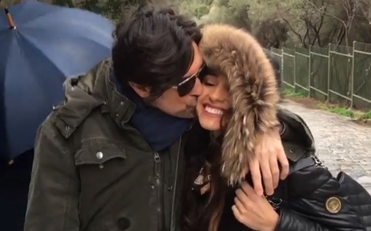 Μπουράκ Χακί: Ο αγαπημένος Τούρκος ηθοποιός του «Κισμέτ» στην Ελλάδα με τη σύντροφό του [εικόνες] | iefimerida.gr 0