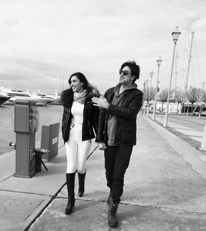 Μπουράκ Χακί: Ο αγαπημένος Τούρκος ηθοποιός του «Κισμέτ» στην Ελλάδα με τη σύντροφό του [εικόνες] | iefimerida.gr 4