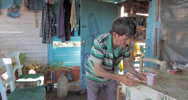 Πέθανε ο... ναυαγός που έζησε για 40 ολόκληρα χρόνια απομονωμένος σε νησάκι της Κρήτης [εικόνες & βίντεο] | iefimerida.gr 1