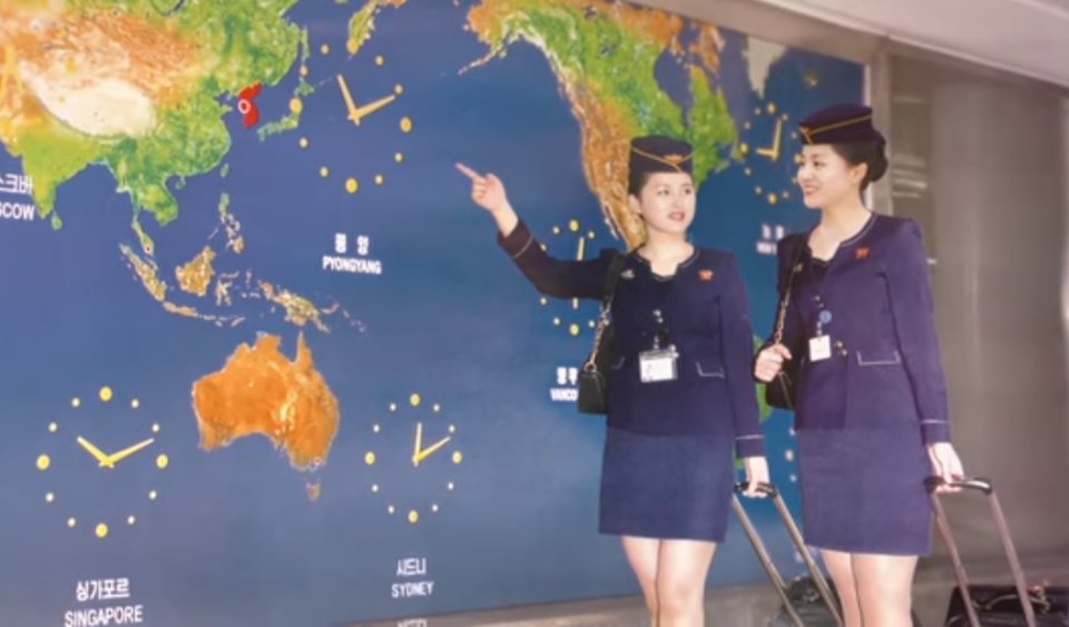 Οι «νέες» αεροσυνοδοί της Β. Κορέας: Με μίνι(!) φούστες στο επίσημο ημερολόγιο του 2017 [εικόνες]   | iefimerida.gr 1