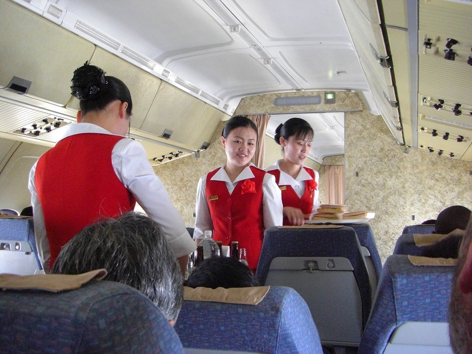 Οι «νέες» αεροσυνοδοί της Β. Κορέας: Με μίνι(!) φούστες στο επίσημο ημερολόγιο του 2017 [εικόνες]   | iefimerida.gr 9