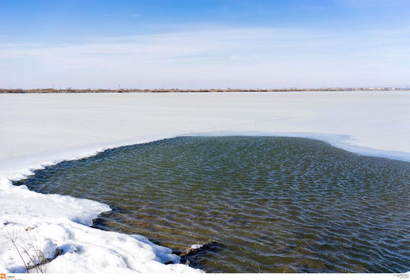 Εντυπωσιακές εικόνες από όλη την Ελλάδα: Πάγωσαν σιντριβάνια, λίμνες, υδραγωγεία! [εικόνες] | iefimerida.gr 20