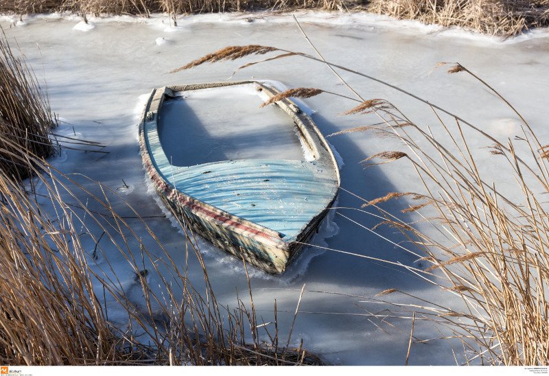 Εντυπωσιακές εικόνες από όλη την Ελλάδα: Πάγωσαν σιντριβάνια, λίμνες, υδραγωγεία! [εικόνες] | iefimerida.gr 21