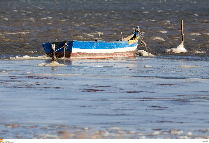 Εντυπωσιακές εικόνες από όλη την Ελλάδα: Πάγωσαν σιντριβάνια, λίμνες, υδραγωγεία! [εικόνες] | iefimerida.gr 23