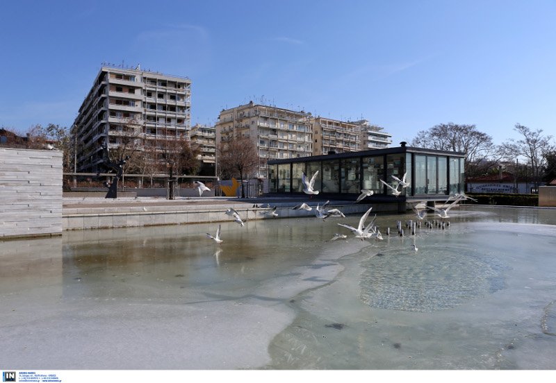 Εντυπωσιακές εικόνες από όλη την Ελλάδα: Πάγωσαν σιντριβάνια, λίμνες, υδραγωγεία! [εικόνες] | iefimerida.gr 5