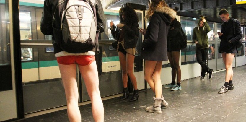 Ημέρα χωρίς παντελόνι -Νέοι με εσώρουχα, στο μετρό, σε όλο τον κόσμο [εικόνες] | iefimerida.gr 5