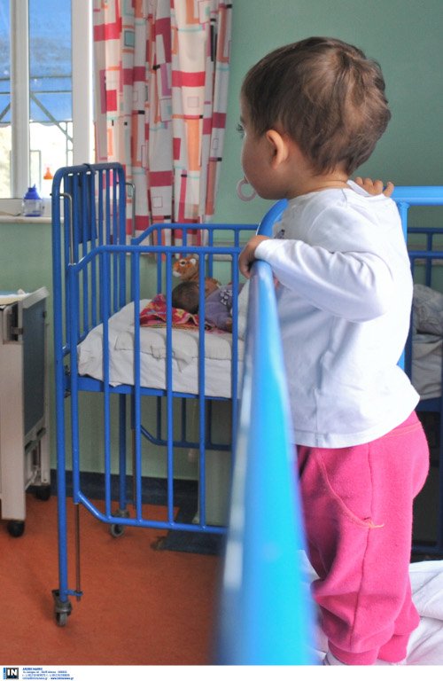Η μητέρα εγκατέλειψε τα τρία παιδιά στην Πάτρα: «Δώστε τα για υιοθεσία», είπε στους αστυνομικούς | iefimerida.gr 1
