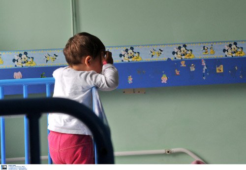 Η μητέρα εγκατέλειψε τα τρία παιδιά στην Πάτρα: «Δώστε τα για υιοθεσία», είπε στους αστυνομικούς | iefimerida.gr 3
