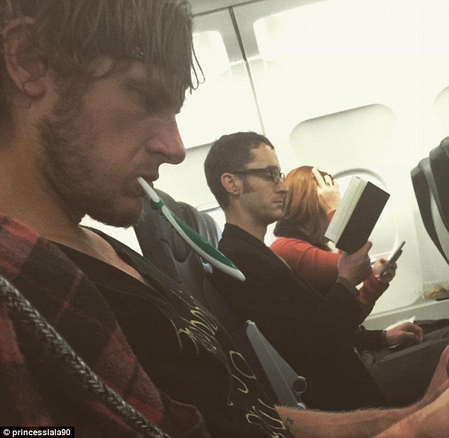 Οι πιο απίστευτες -πραγματικές - σκηνές σε αεροπορικές πτήσεις [εικόνες] | iefimerida.gr 6