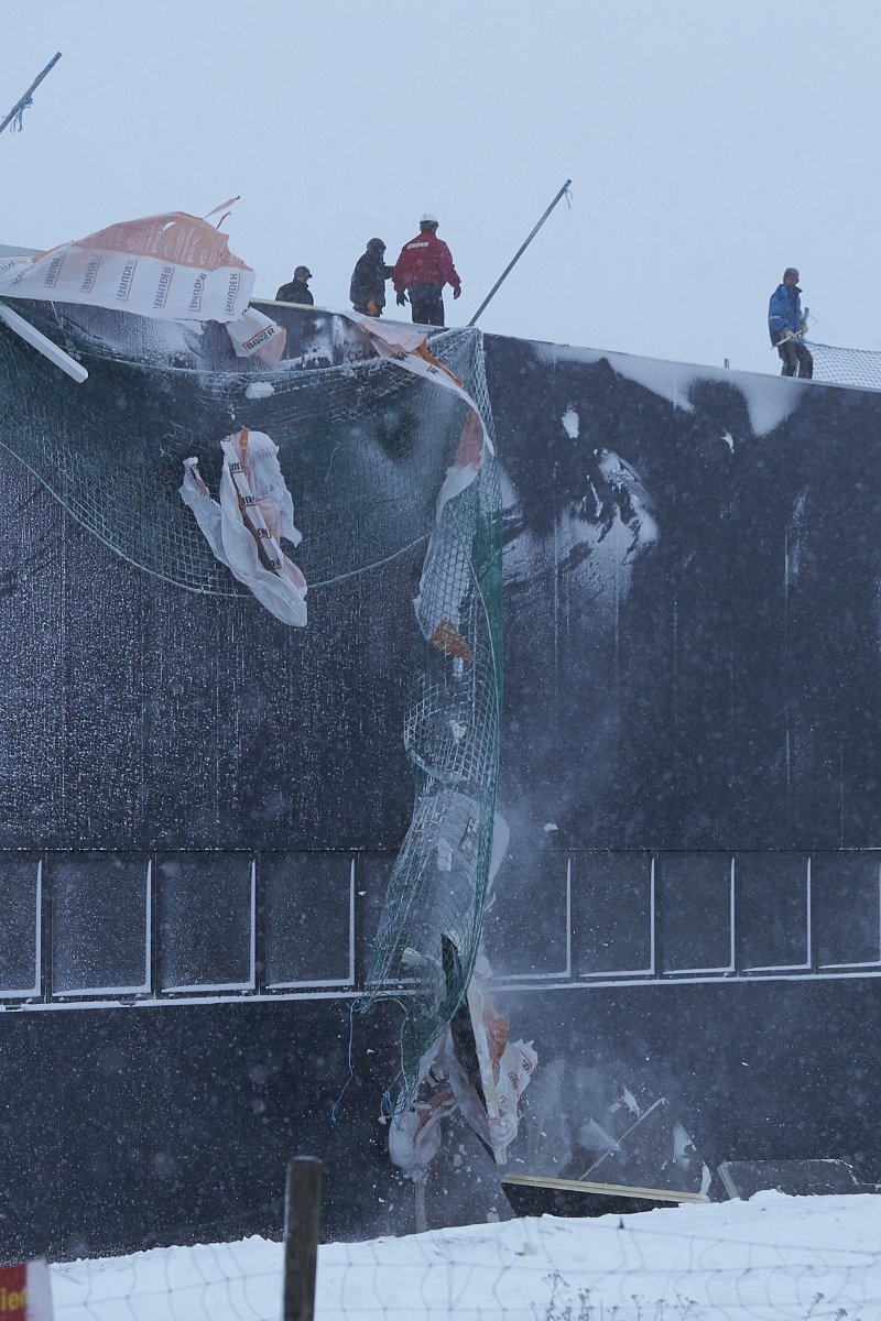 Σε λευκό κλοιό η δυτική Ευρώπη -Χάος στις συγκοινωνίες, εκατοντάδες χιλιάδες νοικοκυριά χωρίς ρεύμα [εικόνες]  | iefimerida.gr 2