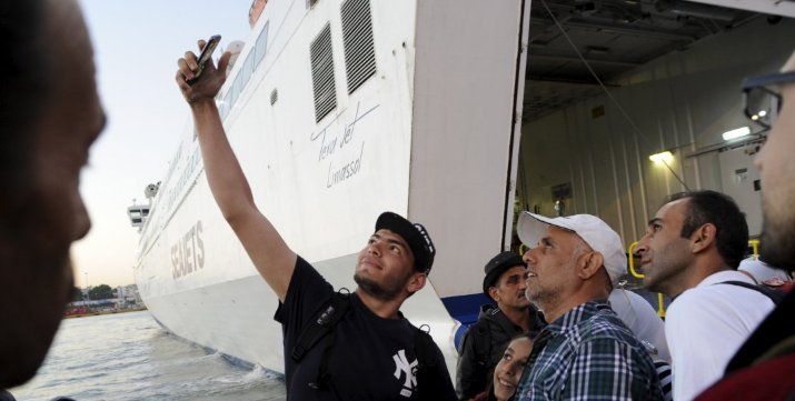 Γιατί οι Σύροι πρόσφυγες βγάζουν συνέχεια selfies | iefimerida.gr 0