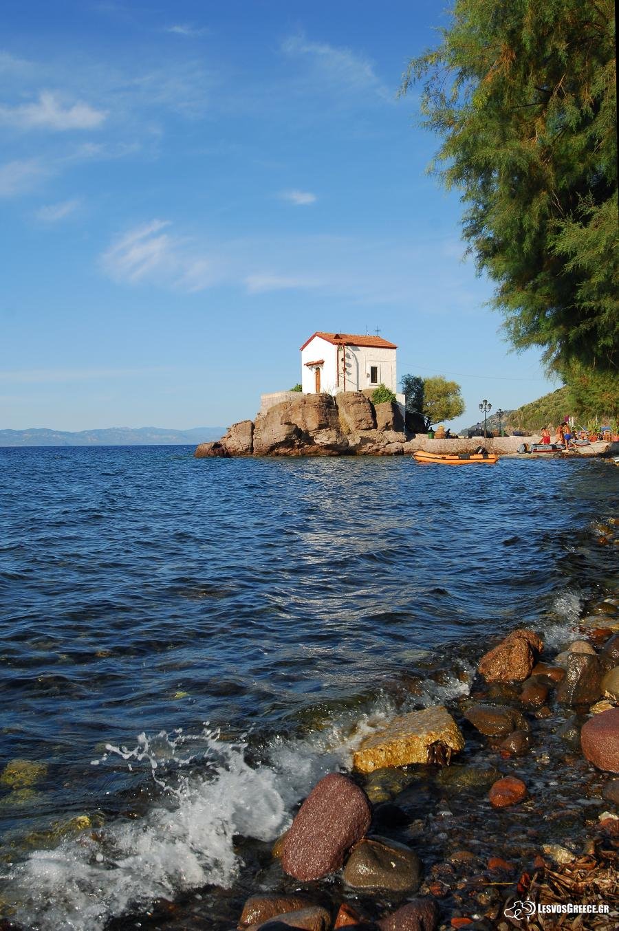 AFAR: Η Σκάλα Συκαμνιάς στη Λέσβο έγινε κορυφαίος προορισμός εξαιτίας των προσφύγων [εικόνες] | iefimerida.gr 1