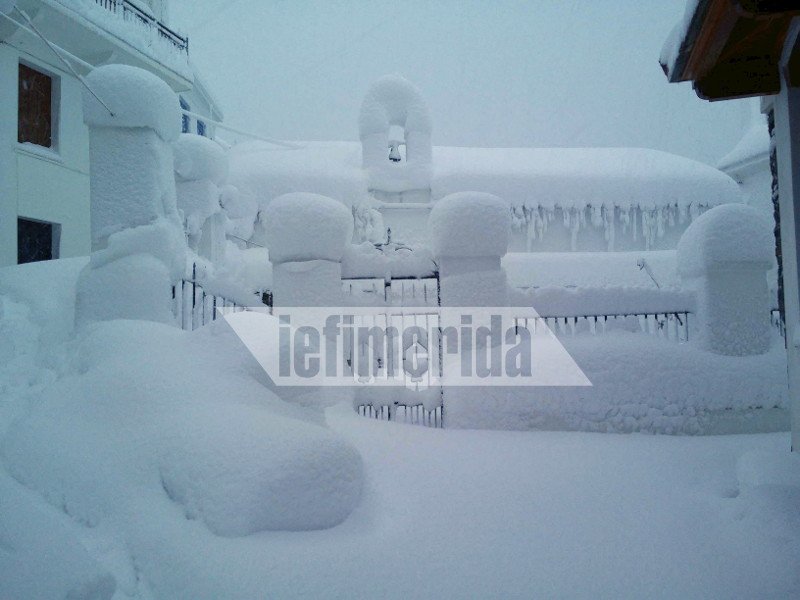 Σιβηρικό τοπίο η Σκόπελος -Πρωτοφανείς εικόνες, το νησί «θάφτηκε» κάτω από μέτρα χιονιού [εικόνες] | iefimerida.gr 0