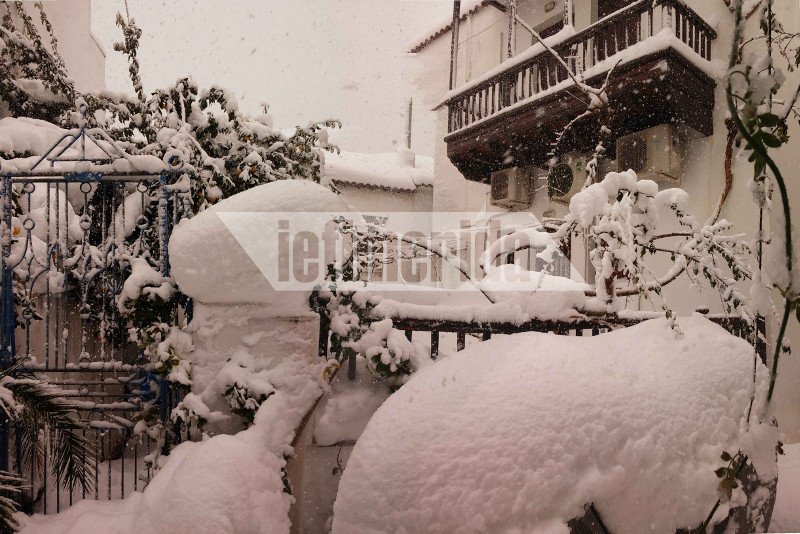 Σιβηρικό τοπίο η Σκόπελος -Πρωτοφανείς εικόνες, το νησί «θάφτηκε» κάτω από μέτρα χιονιού [εικόνες] | iefimerida.gr 17