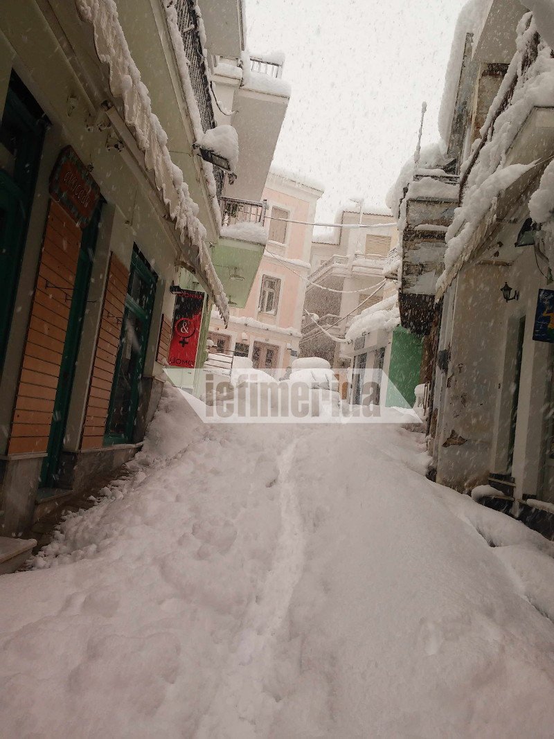 Σιβηρικό τοπίο η Σκόπελος -Πρωτοφανείς εικόνες, το νησί «θάφτηκε» κάτω από μέτρα χιονιού [εικόνες] | iefimerida.gr 2