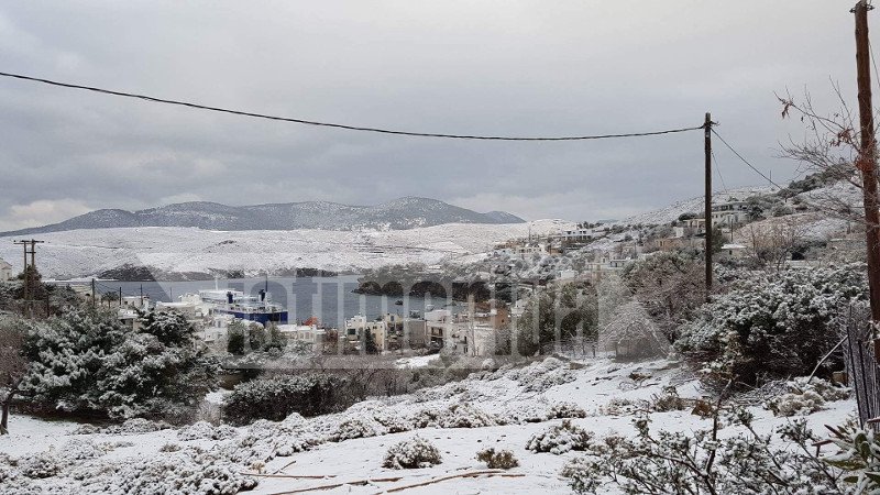 «Πάγωσε» και αποκλείστηκε η Σκύρος -Για τρίτη ημέρα το πλοίο δεν μπόρεσε να κάνει το δρομολόγιο [εικόνες] | iefimerida.gr 0