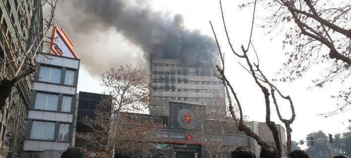 Κατέρρευσε 15όροφο κτίριο στην Τεχεράνη μετά από φωτιά- Τουλάχιστον 50 νεκροί [εικόνες & βίντεο] | iefimerida.gr 0