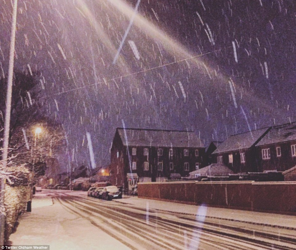 Στο έλεος σφοδρής κακοκαιρίας η Βρετανία -Αναμένονται παλιρροϊκά κύματα 9 μέτρων στις ακτές [εικόνες & βίντεο]  | iefimerida.gr 0