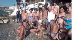 Εκοψαν βασιλόπιτα και βούτηξαν στα παγωμένα νερά οι χειμερινοί κολυμβητές [εικόνες & βίντεο] | iefimerida.gr 2