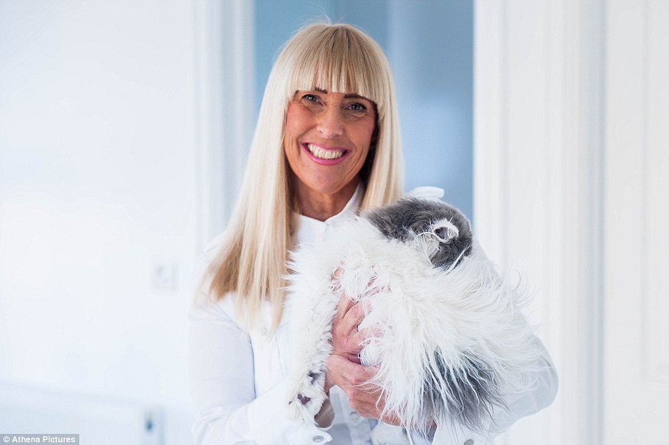 Ο πραγματικός «Λευκός Οίκος» -Γυναίκα διακόσμησε το σπίτι της μόνο με λευκό χρώμα [εικόνες]   | iefimerida.gr 1