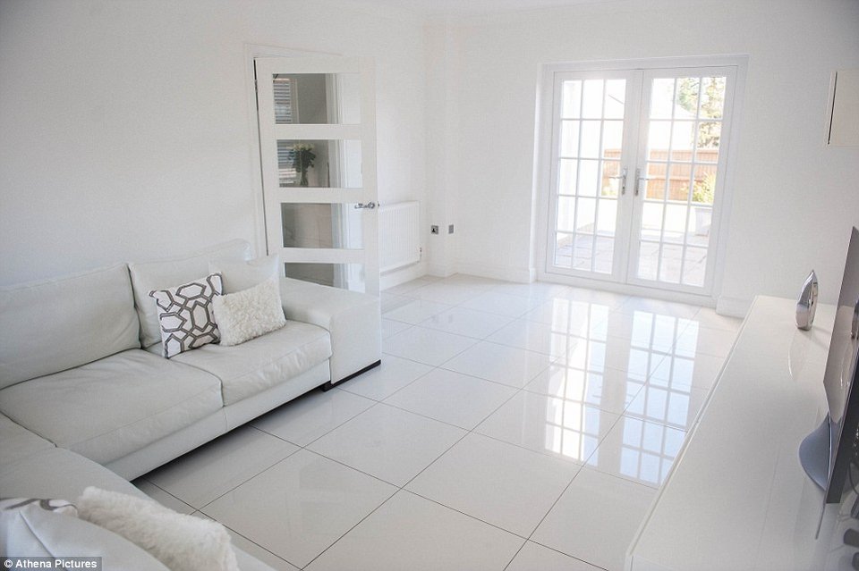 Ο πραγματικός «Λευκός Οίκος» -Γυναίκα διακόσμησε το σπίτι της μόνο με λευκό χρώμα [εικόνες]   | iefimerida.gr 5