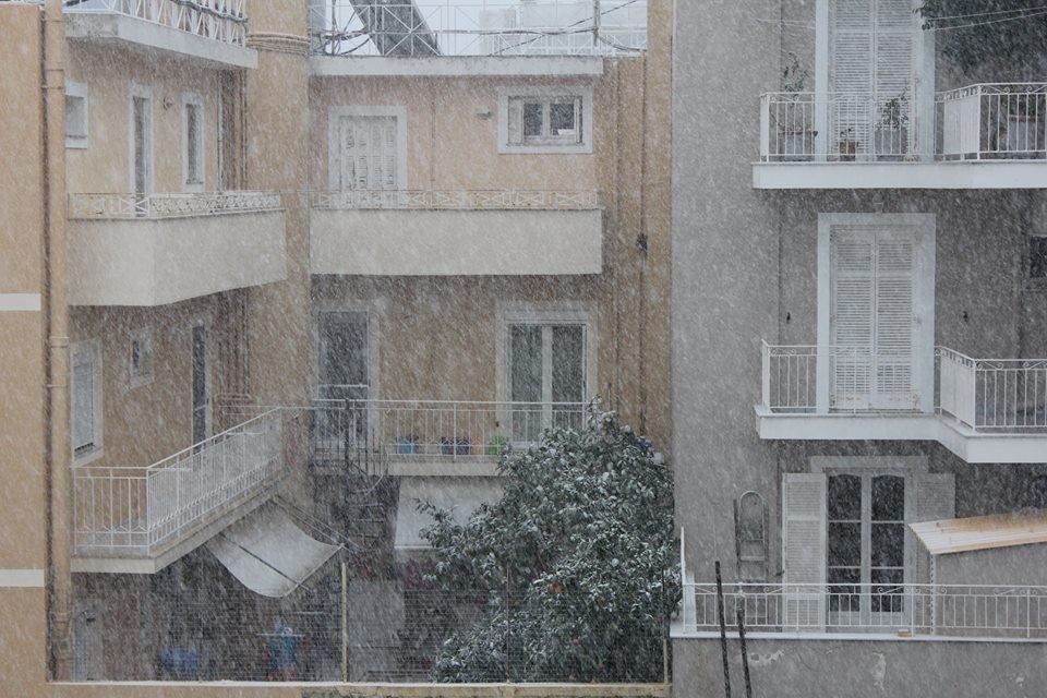 Στα λευκά ντύθηκε η Κεφαλονιά -Μετά από 30 χρόνια! [εικόνες] | iefimerida.gr 22