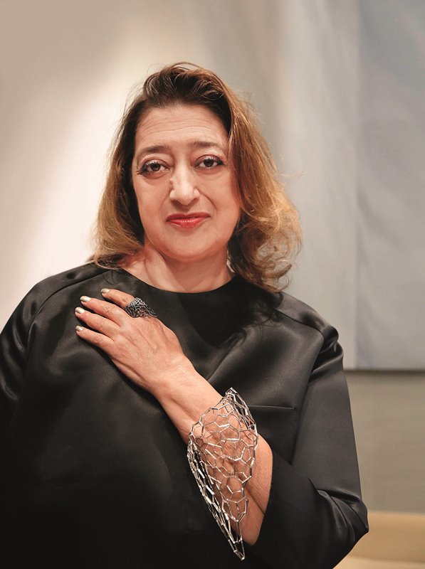 Η Ζάχα Χαντίντ, ιέρεια της αρχιτεκτονικής, άφησε περιουσία 67 εκατομμύρια λίρες [εικόνες] | iefimerida.gr 0