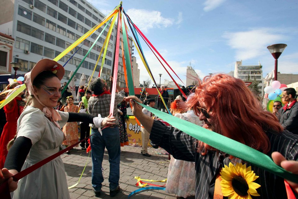 Tριήμερο στην Αθήνα -Με Κυνήγι θησαυρού, Ντεμπισί, κλαρίνα και Melorman [πρόγραμμα]  | iefimerida.gr 0