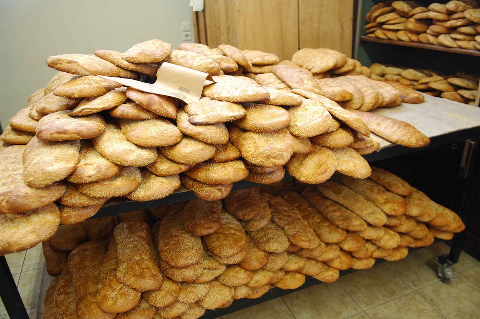 700 λαγάνες η μέση κατανάλωση σε κάθε φούρνο -Από την Αίγυπτο ξεκινά η ιστορία της | iefimerida.gr 3