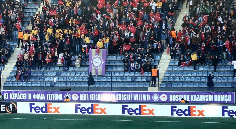 Πανό φιλίας προς την Ελλάδα από τους Τούρκους - «Ας κερδίσει η φιλία, αγαπητέ γείτονα» [εικόνα] | iefimerida.gr 0